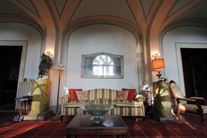 Villa, Garden View | Living area | Flat-screen TV - Villa Poggio Al Vento (Scandicci)