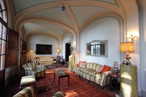 Villa, Garden View | Living area | Flat-screen TV - Villa Poggio Al Vento (Scandicci)