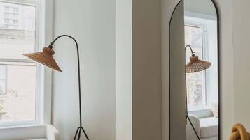 3 bedrooms, desk, iron/ironing board, travel crib