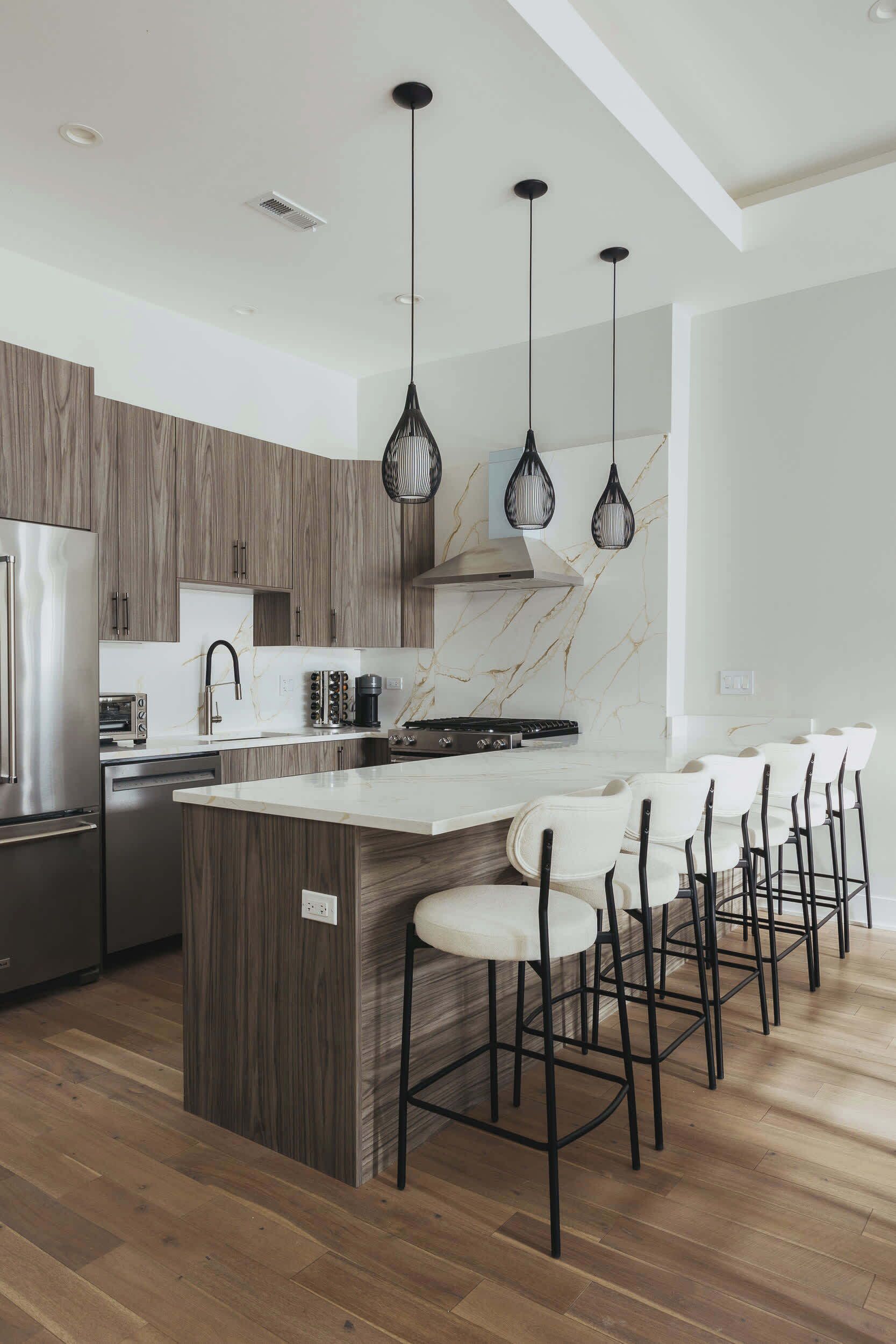 冰箱、微波炉、烤箱、炉灶