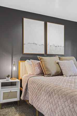 4 bedrooms, desk, iron/ironing board, travel cot