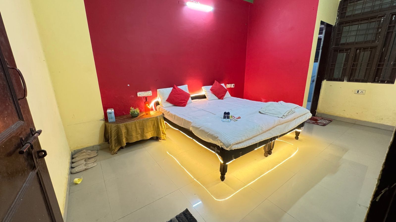 1 habitación, tabla de planchar con plancha, wifi y ropa de cama 