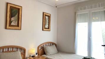 2 chambres, fer et planche Ă  repasser, Wi-Fi, draps fournis