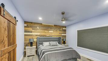 House (5 Bedrooms) | Interior