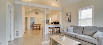 < 1 Mi to Lake Ontario: Oswego Group Retreat
