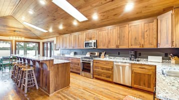 Rumah (4 Bedrooms) | Interior