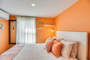 Interior - Walk to Beach: Water-view Abode in Portsmouth! (Portsmouth)