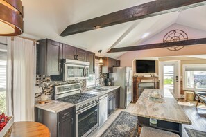 Cottage (2 Bedrooms) | Interior - Walk to Beach: Water-view Abode in Portsmouth! (Portsmouth)