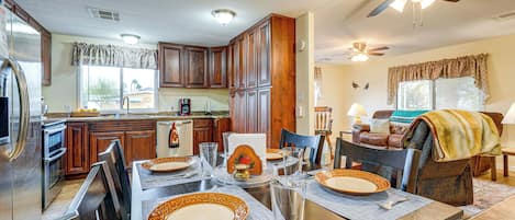House (2 Bedrooms) | Interior