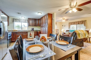 House (2 Bedrooms) | Interior