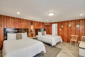 2 室のベッドルーム、アイロン / アイロン台、WiFi (無料)、ベッドシーツ