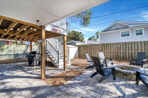 屋外ダイニングエリア