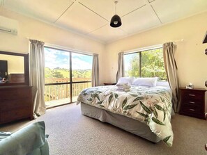 5 Schlafzimmer, Bügeleisen/Bügelbrett, kostenloses WLAN, Bettwäsche