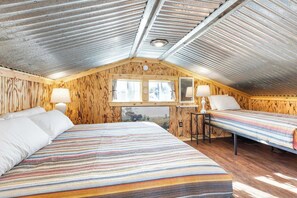 4 chambres, fer et planche à repasser, lit de bébé portatif, Wi-Fi