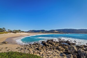 Beach nearby - 3959 Hedgehog - Walk to Town and Beach, Ocean View (Carmel)
