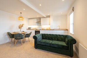 Apartment | 1 bedroom, desk