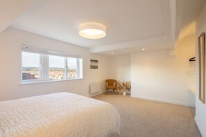 Apartment | 1 bedroom, desk