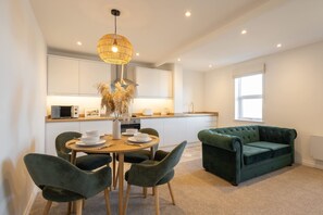 Apartment | 1 bedroom, desk