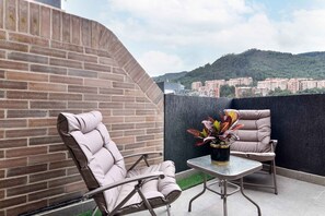 Apartment | 1 bedroom, Internet - w Stylish Loft in Santa Barbara (Bogotá)