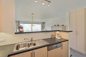 Private kitchen - Flat in Blankenberge With Ocean Views (Blankenberge)