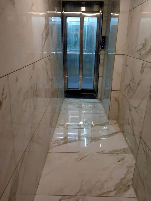 Exterior - Goroomgo Janata Inn Gujarat (Vapi)