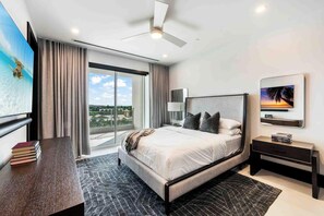 4 Schlafzimmer, Schreibtisch, Bügeleisen/Bügelbrett, Reisekinderbett