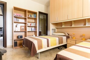 1 chambre, fer et planche à repasser, Wi-Fi gratuit, draps fournis