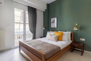 2 bedrooms, iron/ironing board, free WiFi - Classic Living 2 Bd Historic Mets Apt (Athens)