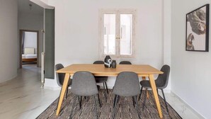 Ảnh chưa phân loại, 3 trong số 14 ảnh, nút