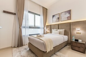 5 bedrooms, iron/ironing board, free WiFi, bed sheets - Coastal Bliss 4BR + Maid's w/ Heated Pool & Jacuzzi in Al Dana Island, Fujairah (Fujairah)