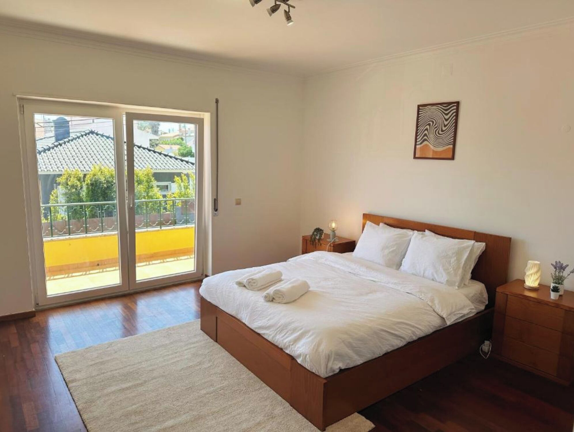 5 bedrooms, free WiFi, bed sheets