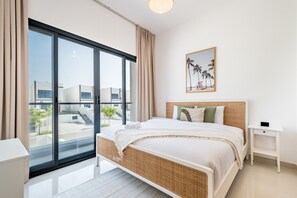 5 chambres, coffres-forts dans les chambres, fer et planche à repasser
