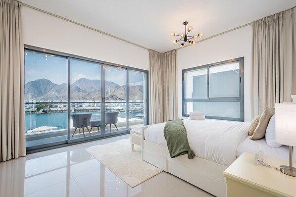 5 bedrooms, in-room safe, iron/ironing board, free WiFi