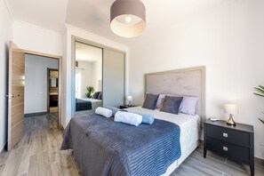 3 habitaciones, tabla de planchar con plancha, cuna de viaje y wifi 