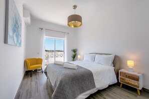 3 bedrooms, iron/ironing board, travel cot, WiFi - Casa Merrigan - near Albufeira (Guia)