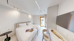3 bedrooms, in-room safe, desk, iron/ironing board - ★Prestigious King David 3BR/3BA - View! Pool & Gym★ (Jerusalem)