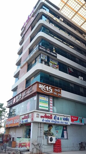 Front of property - Goroomgo The Crown Ahmedabad (Gandhinagar)