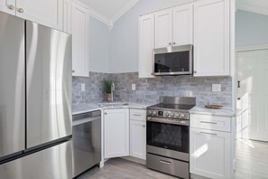 Fridge, microwave, oven, stovetop - Cozy Condo in Sebastian! (Sebastian)