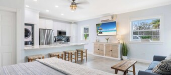 Cozy Studio Condo in Sebastian!