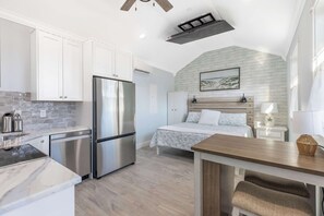 Interior - Cozy Condo in Sebastian! (Sebastian)