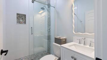 Douche, serviettes fournies