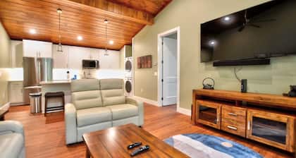Rushing Waters On Greens Creek 2 Bedroom Cabin