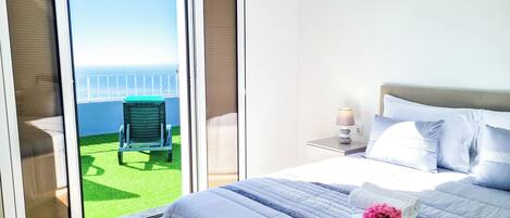 2 chambres, fer et planche à repasser, Wi-Fi gratuit, draps fournis