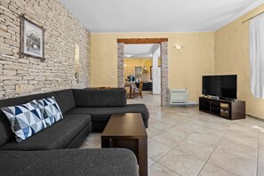 TV - Villa Lavinija (Kavran)