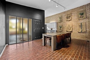 Dining - A Harmonious Escape in Tulsa (Tulsa)