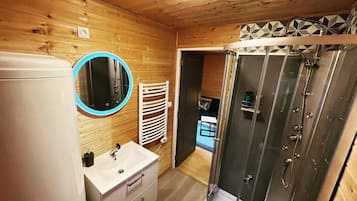 Dusche, HandtĂŒcher, Toilettenpapier