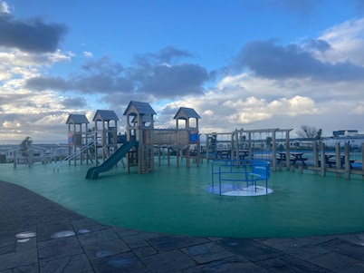 Family&dog-friendly Caravan Near Porthcawl Beaches