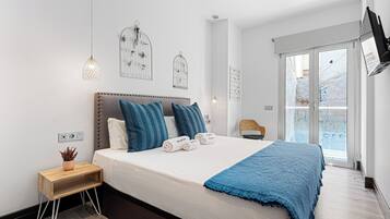 Apartment, 1 Queen Bed with Sofa bed (1 Bedroom) | 1 bedroom, iron/ironing board, bed sheets