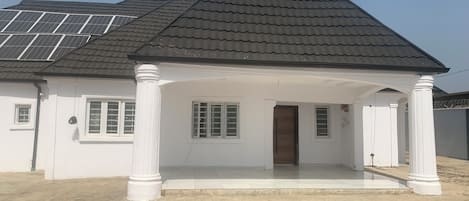 Fachada da propriedade