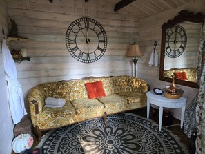 Smart TV, fireplace, video games, books